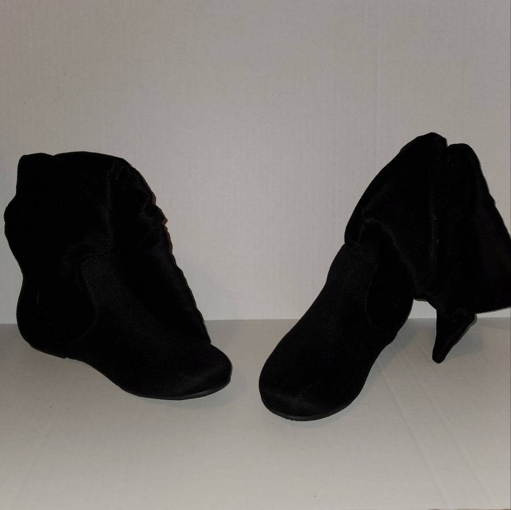 Shiekh Black No Heel Calf High Boot Size 9